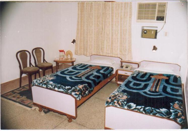 Radiant Ymca Tourist Hostel - Varanasi — Photos 2